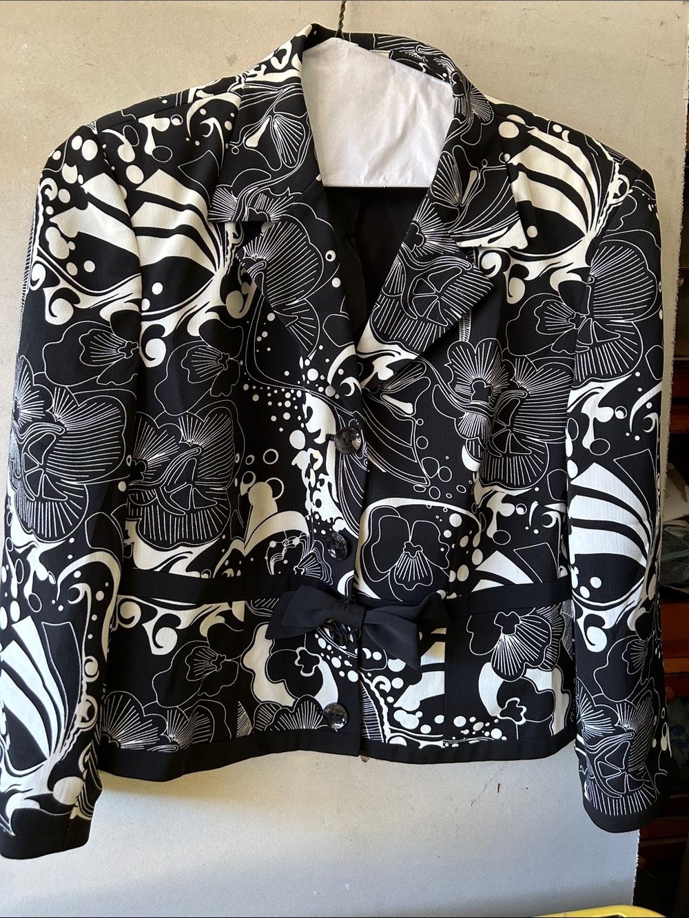 Women's Black & White Floral Tie-Waist Blazer